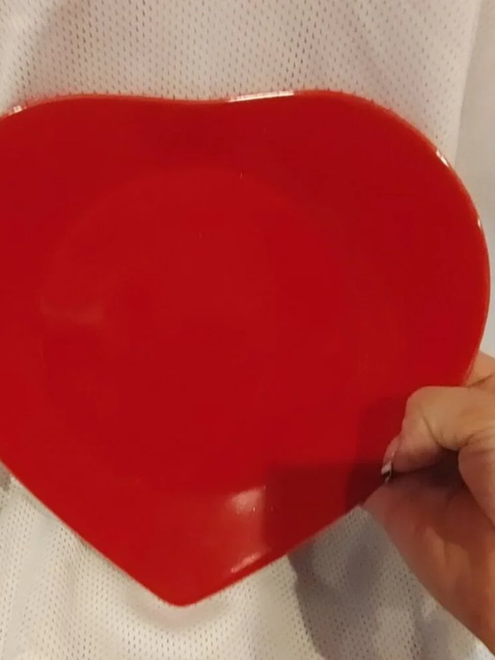 Set of 4 Heart-Shaped Porcelain Plates - Picture 2 of 7